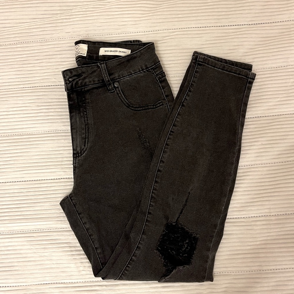 Cotton On Skinny jeans- Ripped knees